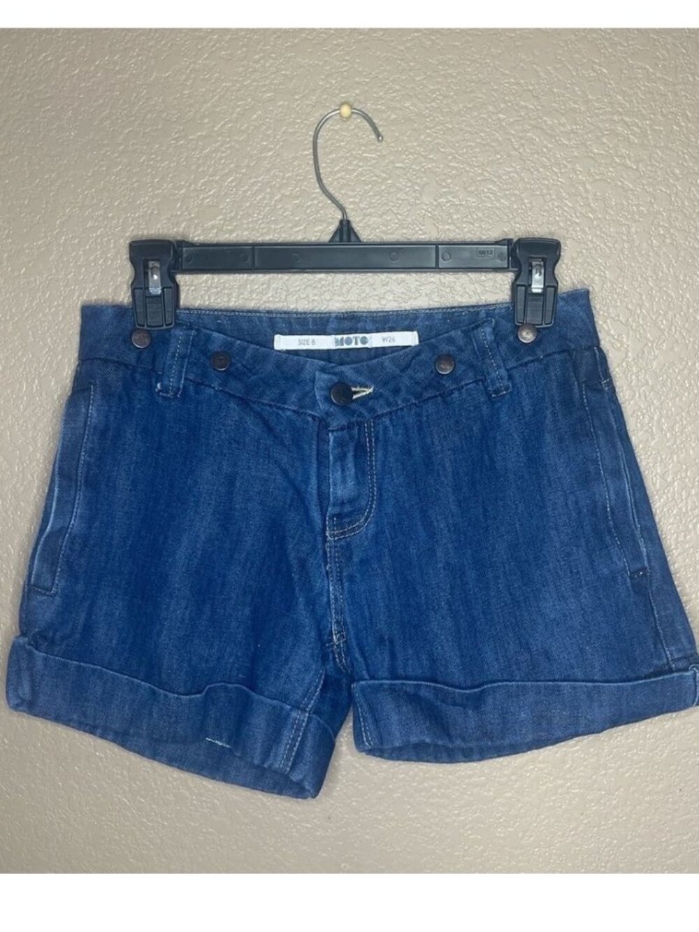 denim cuffed shorts size 8 w26🎋